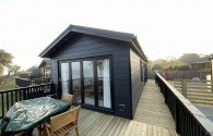 'Pebble' Sea View Lodge with hot tub Thumbnail 5