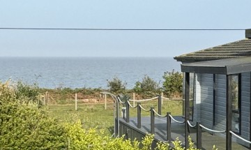 Oakgrove Tallow Lodge A superb direct sea view lodge! In fab condition!