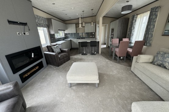 Pemberton Arondale 40x16 We have 2 of these superb lodges for sale Image 3