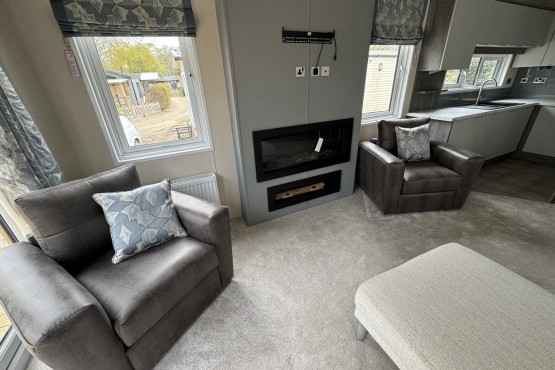 Pemberton Arondale 40x16 We have 2 of these superb lodges for sale Image 4