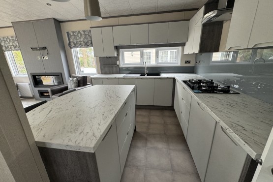 Pemberton Arondale 40x16 We have 2 of these superb lodges for sale Image 6