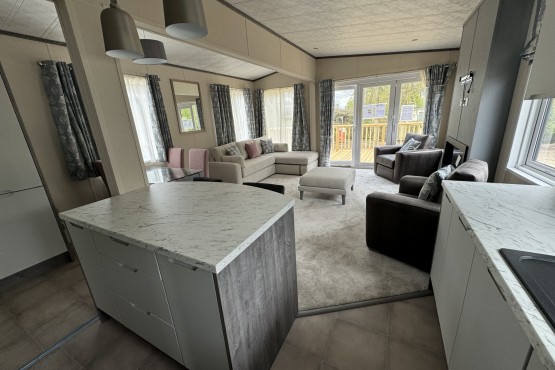 Pemberton Arondale 40x16 We have 2 of these superb lodges for sale Image 8