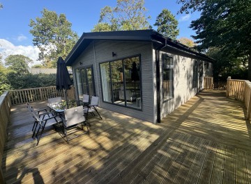 Prestige Plantation 42x20 2 bedroom Lodge