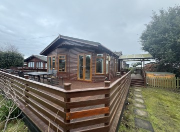 Driftwood Lodge      2 Bedrooms