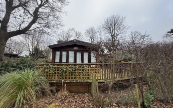 Regal Autograph 2 bedroom lodge on a lovely gardeners and bird watchers paradise pitch!!!