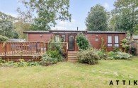 Regal Autograph 2 bedroom lodge on a lovely gardeners and bird watchers paradise pitch!!! Thumbnail 2
