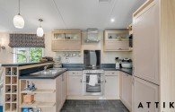Regal Autograph 2 bedroom lodge on a lovely gardeners and bird watchers paradise pitch!!! Thumbnail 3