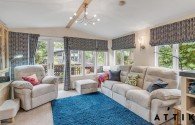 Regal Autograph 2 bedroom lodge on a lovely gardeners and bird watchers paradise pitch!!! Thumbnail 4