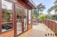 Regal Autograph 2 bedroom lodge on a lovely gardeners and bird watchers paradise pitch!!! Thumbnail 5
