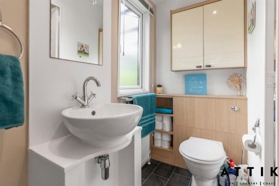 Regal Autograph 2 bedroom lodge on a lovely gardeners and bird watchers paradise pitch!!! Image 14
